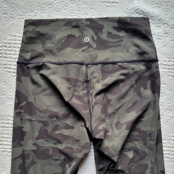 Lululemon Wunder Under High-Rise Tight 25" *Full-On Luxtreme- Green Camo - Picture 5 of 12